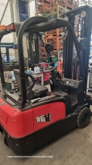 CARRELLI ELEVATORI