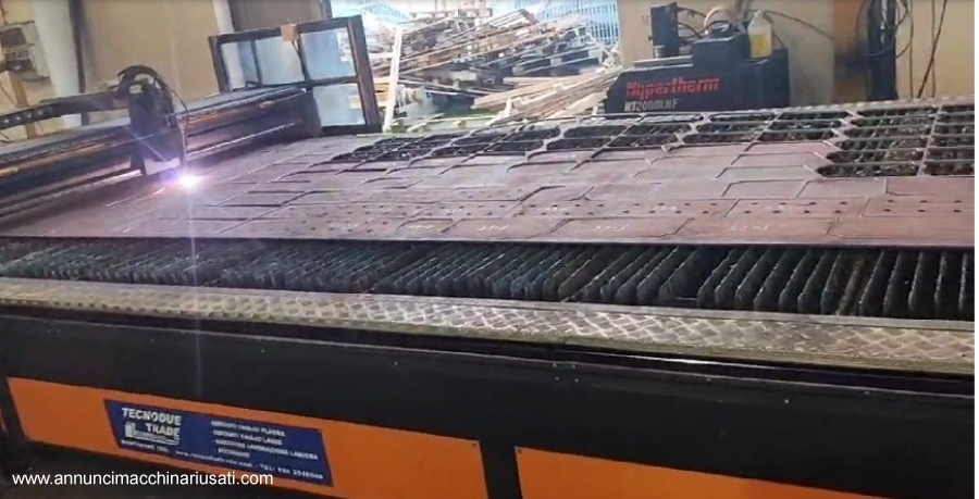 Plasma cutting bench