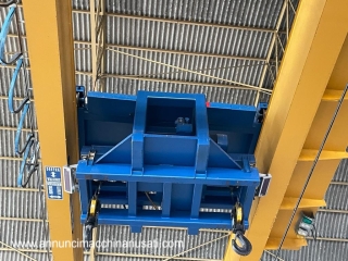 20 -ton Bridge Crane تجميد 16 مترًا عصابات دوارة