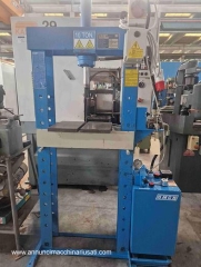 OMCN 154 / Mr Hydraulic Press - 10 T.