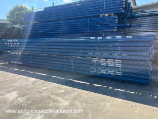Schultern für gebrauchte Paletten. 8500x1100mm