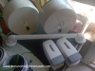 Distributeur de savon commercial, poignée et porte-rouleau de papier toilette 