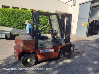 Nissan FJ02-30 Carrello Elevatore Diesel 3 t – Bologna