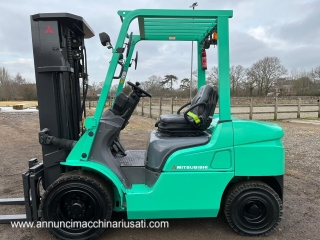 Carretilla elevadora diésel Mitsubishi modelo FD30NT