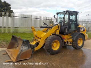 2015 CAT 908M pala gommata