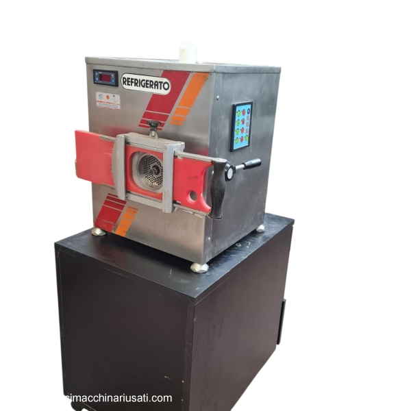Tritacarne refrigerato