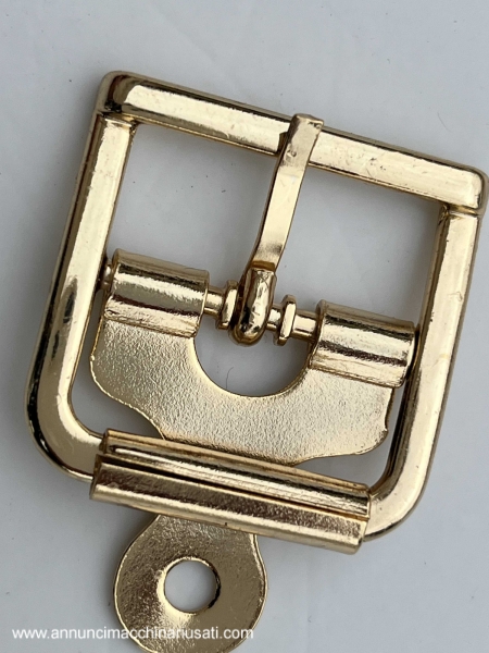 AB9 Fibbia a rivetto in metallo dorate da 25 mm – Pz. 1.000