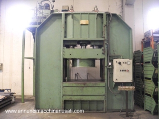 PRESSA IDRAULICA 1000 TONN