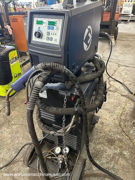 آلة لحام سلكية مستعملة من Sol Welding TRC 4500 W