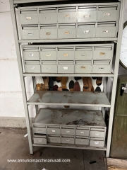 خزائن أدراج وأرفف حديدية معيارية 
