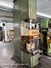 Presse hydraulique Cavenaghi Ridolfi 30 tonnes 