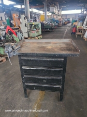 BANCO DA LAVORO CON MORSA E CASSETTI