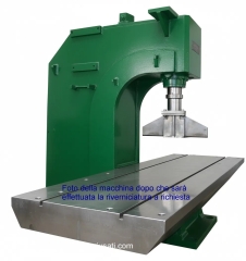 Pressa idraulica per raddrizzare carpenteria metallica