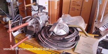 ماكينة لحام نقطي معلقة TECNA، 16 كيلو فولت أمبير.