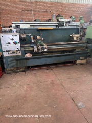 Tornio parallelo Momac usato 