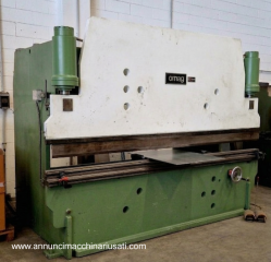 OMAG 3000 x 100 ton hydraulic bending machine