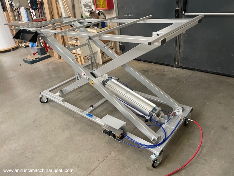 Banco di montaggio mobili TOP ELEVATOR con sollevamento pneumatico