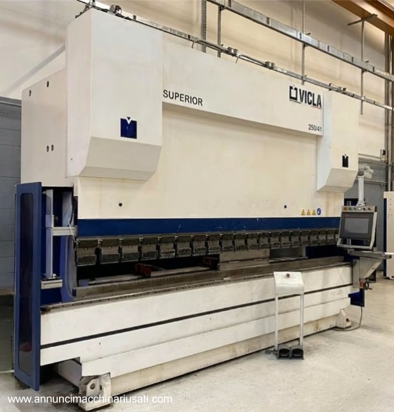 Pressa piegatrice Vicla Mod. Superior 4100 x 250 ton