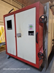 Industrial oven for heat treatments  
