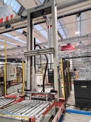 Horizontal pallet strapping machine