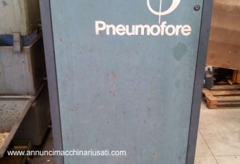 Pneumofore compressor