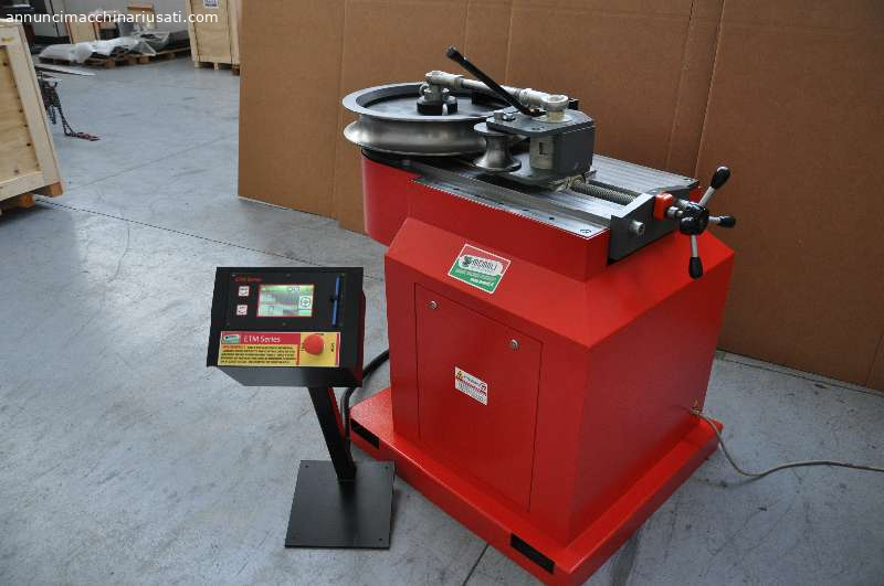 Cintreuse de tubes Memoli ETM 90