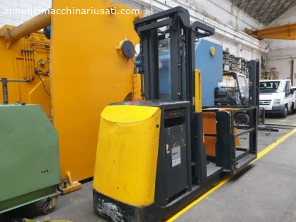 CARRETILLA ELEVADORA OM CON PUESTO DEL CONDUCTOR ELEVADOR