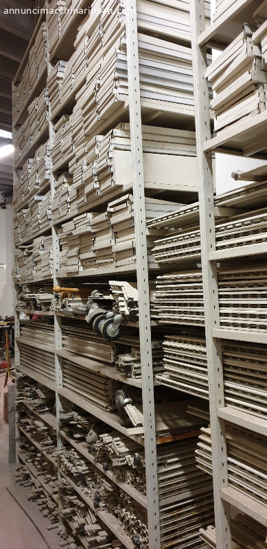 étagères et entrepôts de magasin de type gondole