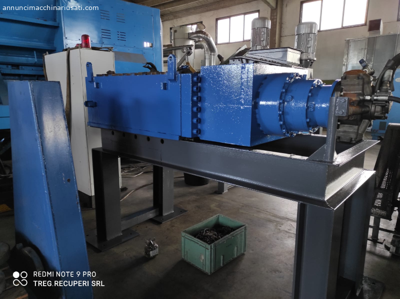 used twin-shaft shredder