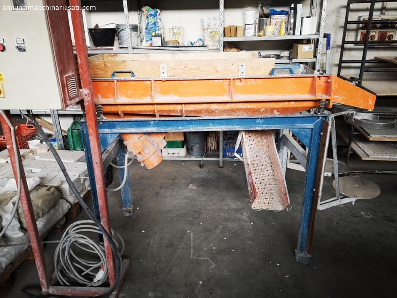 vibrating bench for bagging
