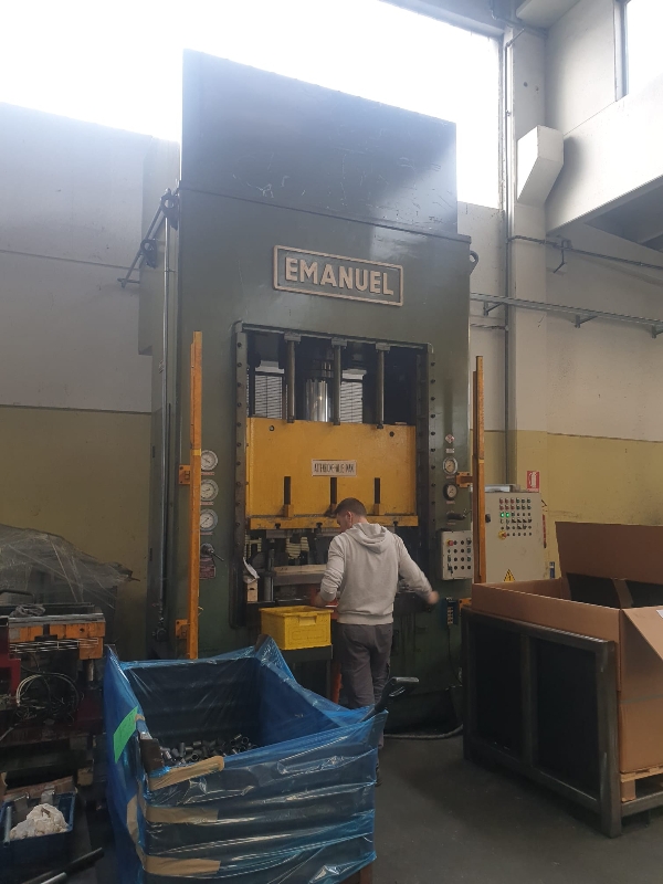 EMANUEL 200 Ton