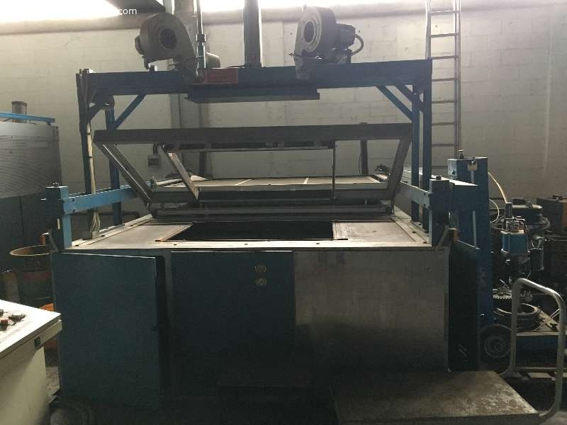 USED ​​THERMOFORMING PRESS