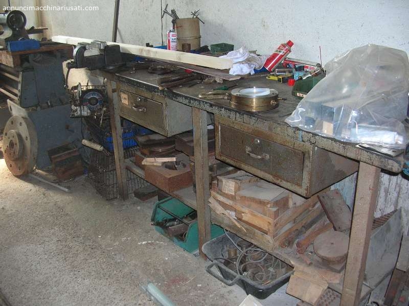 WORKBENCH WITH PROFESSIONAL VICE