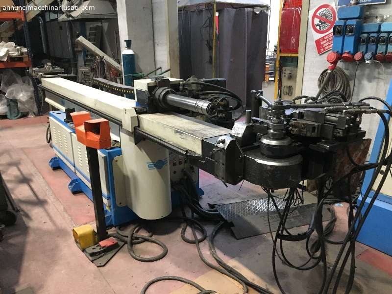 CINTREUSE DE TUYAUX STAR BEND UTILISÉE