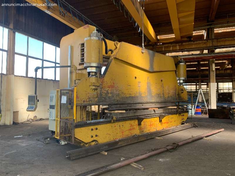 PRESSE PLIEUSE SOMO 900 TONNES D&#39;OCCASION