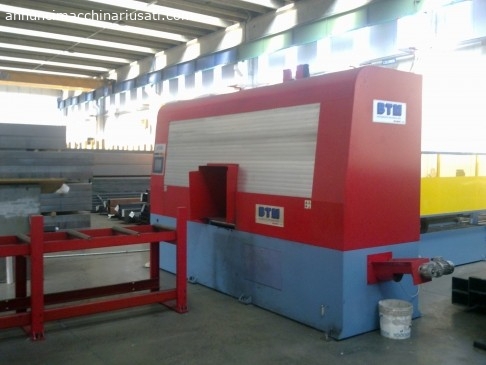 Segatrice a nastro automatica BTM B 620 CNC
