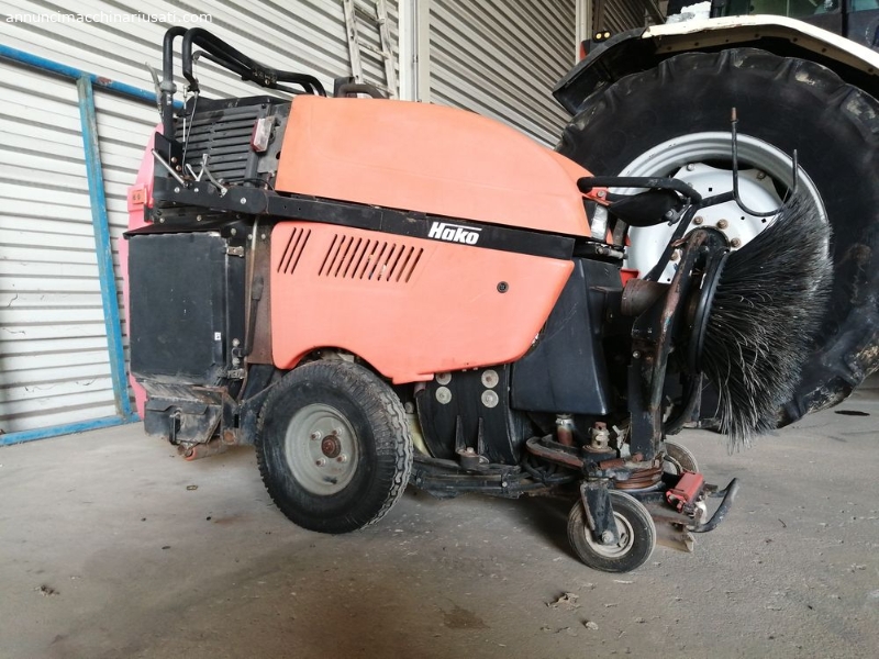 Balayeuse City-Master 85 avec moteur essence