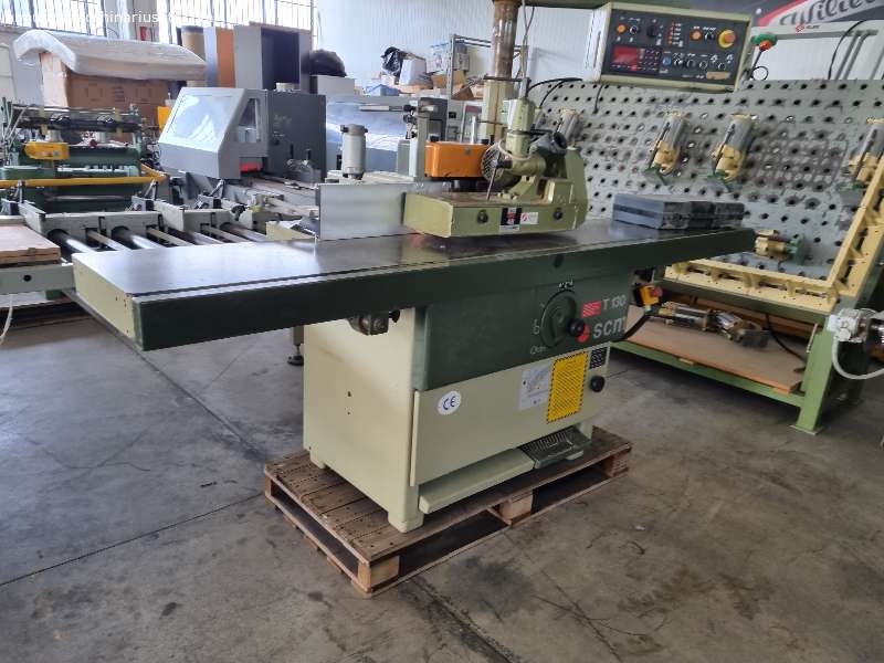 SCM T 130 ELECTRONIC MOLDERS.
