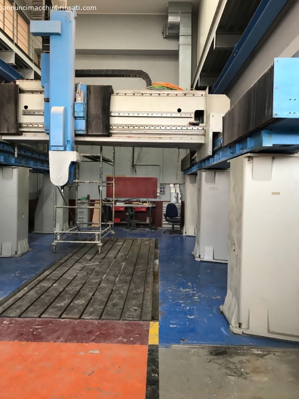 CENTRE DE TRAVAIL PORTAIL MOBILE 5 AXES