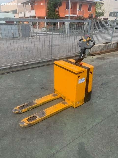 Transpaleta electrónica usada 1500 kg