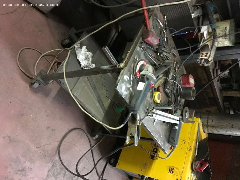 WORKBENCH WITH WHEELS