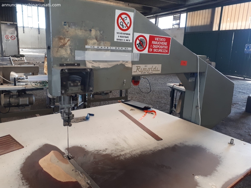 Saw blade and fabric cutting