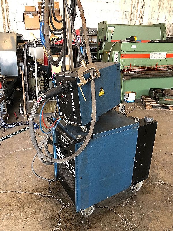 Wire welding machine with trolley