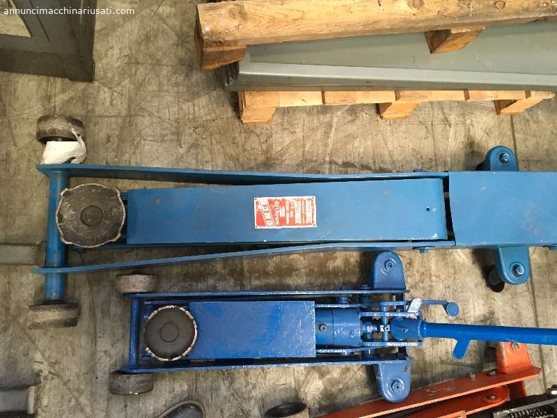 CRIC PER AUTO LUNGO 3000KG