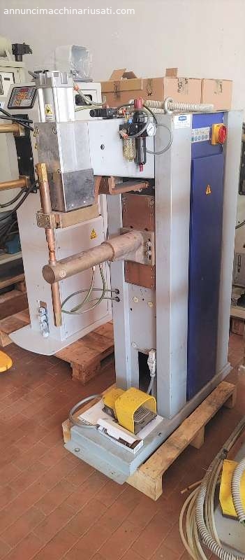 Soldadora por puntos de columna PEI 50 KVA