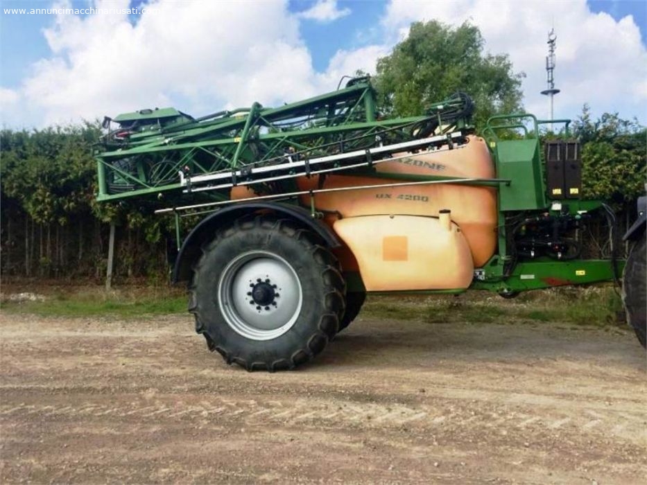 Polverizzatori trainati Amazone Ux 4200