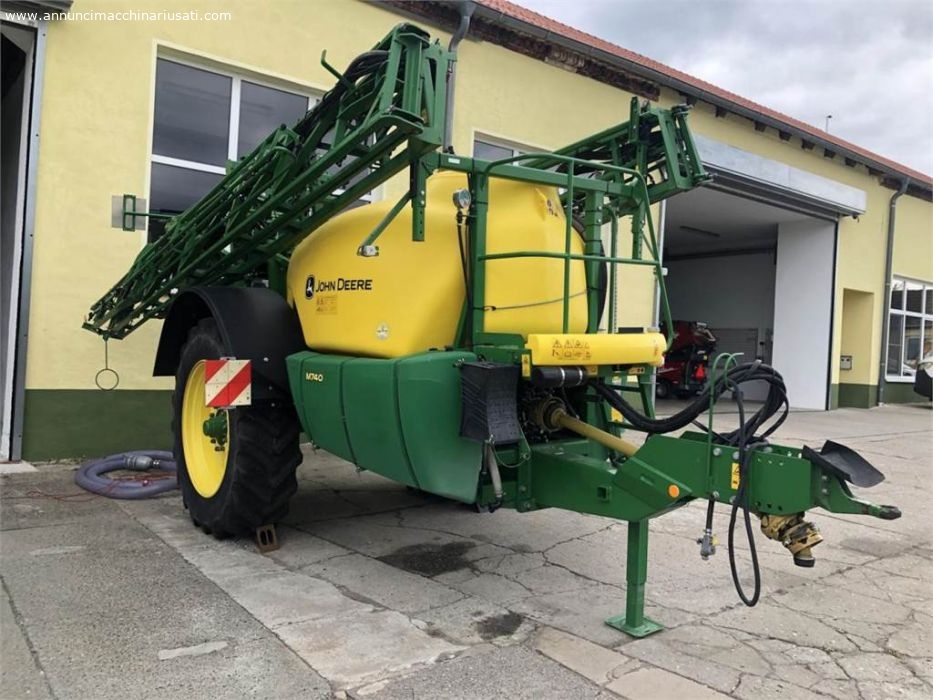 Polverizzatori trainati John DEERE M740