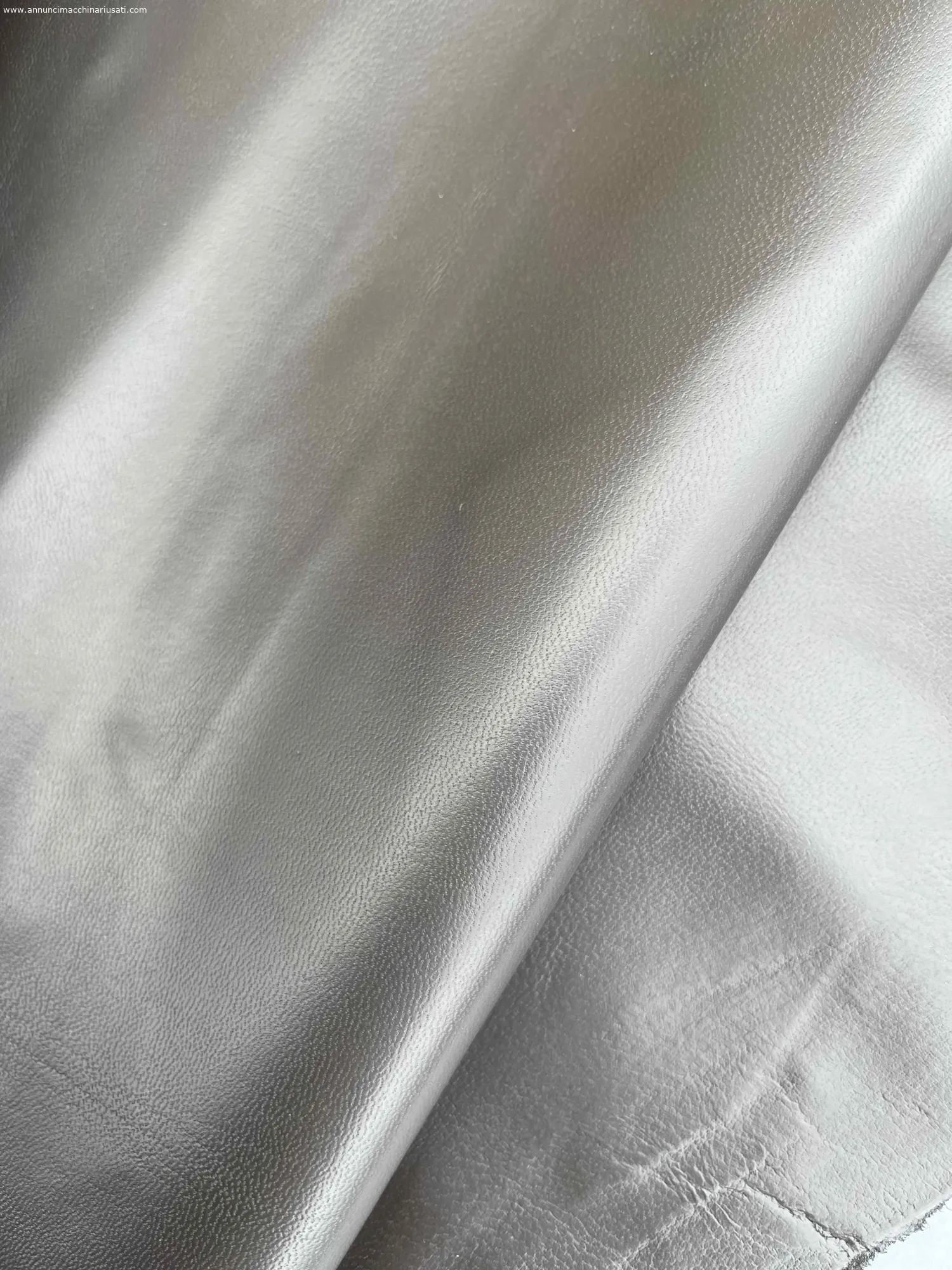 Doublure intérieure en cuir marron foncé 