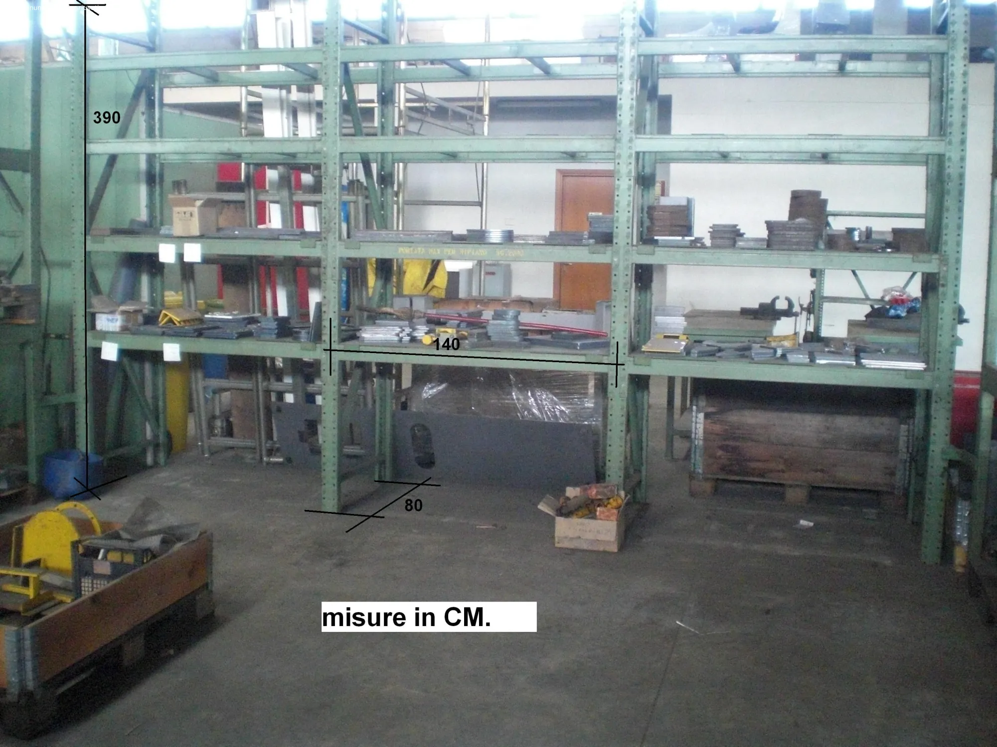 STOCK DE ESTANTERÍAS INDUSTRIALES