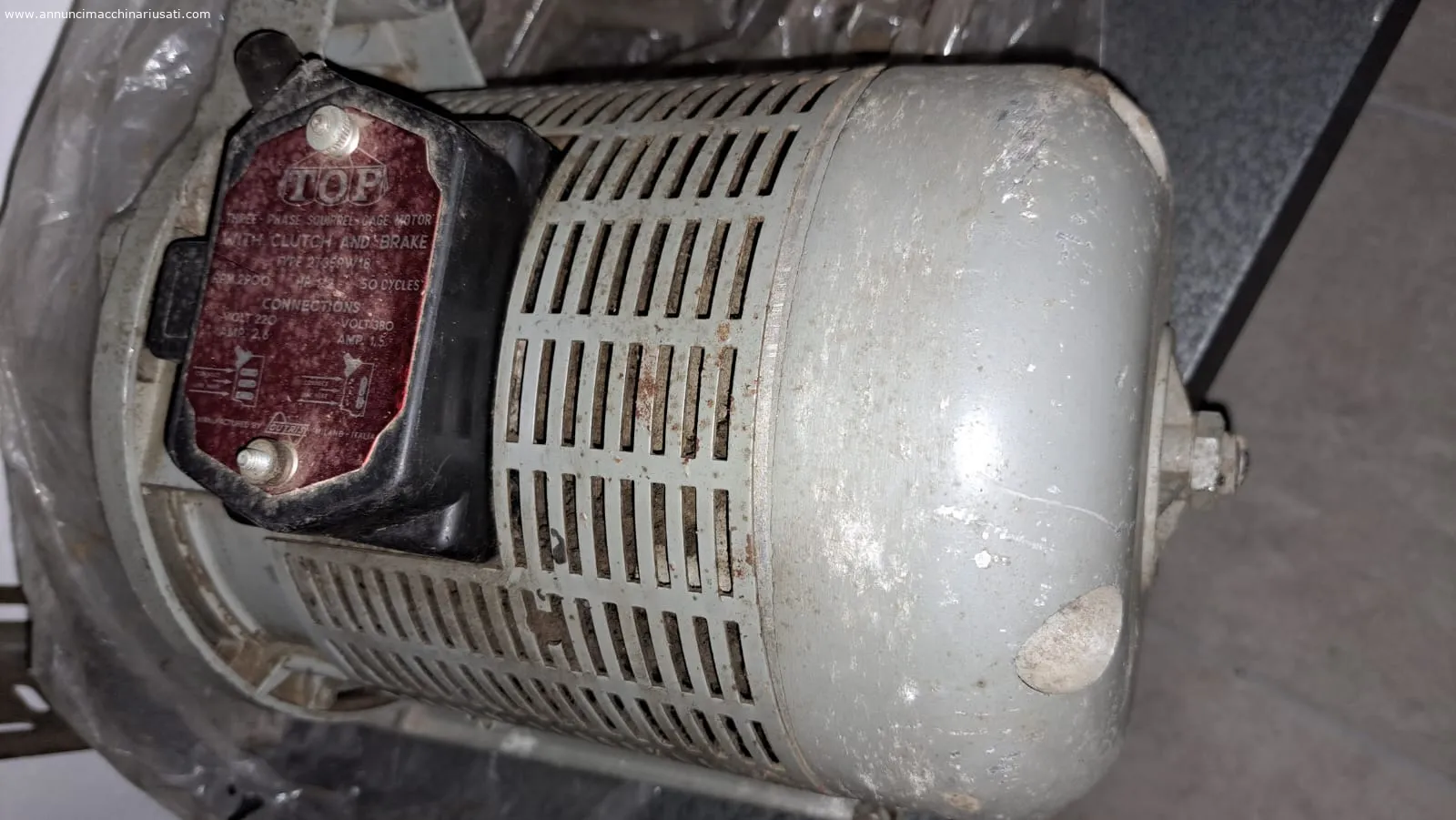 Moteur pour machine à coudre industrielle triphasée